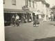 St Gingolph Suisse Et France 1924 Douane Photo Originale Snapshot  Brasserie Commerce Enseigne Shell 4,8cmx 5,7cm - Saint-Gingolph