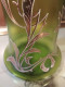 Delcampe - Vase Verre Émaillé Legras Décor De Fleurs & Ruban Doré Non Signé - Verre & Cristal