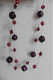 Collier Deux Rangs Sur Fil Cablé Perles Fantaisie Baroques Prune Et Cristaux Toupies Rouge Bordeaux - Kettingen