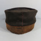 Delcampe - KEPI 1884 SOUS OFFICIER 1914 1918  EN L'ETAT SAPEURS POMPIER INSIGNE METALIQUE - Cascos