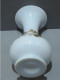 Delcampe - -JOLI ANCIEN VASE OPALINE De CRISTAL CHARLES X Décor Feuilles Dorées Vitrine    E - Vases