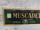 Delcampe - Ancienne Publicité Plaque Carton Publicitaire Muscadet Vins Gérin - Placas De Cartón