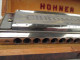 Delcampe - Harmonica  Hohner Chromatique  Dans Son Coffret   Année 60  Superbe  état - Instruments De Musique