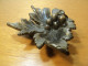 Ancien Cendrier En Bronze Feuille De Vigne Raisin. - Metall