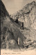 N°111762 -cpa Chamonix -cheminée Du Brévent- - Bergsteigen