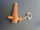 Porte-clé Ancien /Alcool /Vins  /HENRI MAIRE/ Mini Robinet En Bois De Tonneau/ Vers 1960-1970             POC622 - Key-rings