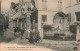 BELGIQUE - Bruxelles - Statuette En Bronze De Duquesnoy - Manneken Pis Et Rue De L'Etuve - Carte Postale Ancienne - Plazas