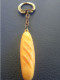 Porte-Clé  Ancien/ Boulangerie  /" Mini-baguette"/ Factice/ Avec Chaînette/Vers 1960-1980     POC688 - Key-rings