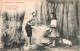 PHOTOGRAPHIE - Gaspard Et Jeanneton - A Plier Le Linge Blanc ... - Dans Carte Postale Ancienne - Photographie