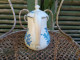 Ancienne Petite Cafetière Emaillée Bombée Décor Fleurs Bleues - Other & Unclassified