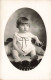 ENFANTS - Portraits - Un Bébé Assis Sur Le Canapé - Carte Postale Ancienne - Abbildungen