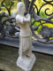 Delcampe - Ancienne Statue Jeanne D'Arc En Biscuit Porcelaine De France Fleur De Lys. - Otros & Sin Clasificación