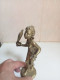 Delcampe - Statuette Africaine Du XIXème En Bronze Doré Hauteur 17 Cm - Bronzen