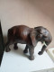 Delcampe - Statuette élephant En Cuir Longueur 35 Cm Hauteur 25 Cm - African Art