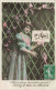 FETES ET VOEUX - Poisson D'avril - Une Femme Tenant Un Poisson - Colorisé - Carte Postale Ancienne - April Fool's Day