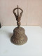 Cloche Du XIXème En Bronze Doré Sculpté Hauteur 18 Cm Diamètre 9 Cm - Cloches