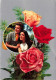 COUPLE - Un Couple Et Des Roses - Femme Avec La Tête Posée Sur L'épaule De Son Compagnon - Colorisé - Carte Postale - Parejas