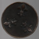 Bronze Ancienne  Coupelle  Décor Fleurs De Lys  10.5 Cm - Bronzes