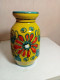 Vase Ancien Jaune Signé Hauteur 19 Cm Diamètre 11 Cm - Vasi