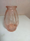 Delcampe - Vase Ancien En Verre Moulé Hauteur 13 Cm Diamètre 8 Cm - Vases