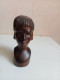 Statuette Ancienne Africaine En Bois Hauteur 12 Cm X 5 Cm, Signé - Afrikanische Kunst