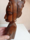 Delcampe - Statuette Ancienne Africaine En Bois Hauteur 31 Cm X 8 Cm - Afrikanische Kunst