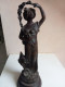 Delcampe - Statuette Ancienne En Régule Hauteur 32 Cm - Métal