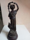 Delcampe - Statuette Ancienne En Régule Hauteur 32 Cm - Metall