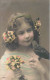 ENFANTS - Portrait - Petite Fille Avec Un Oiseau - Colorisé - Carte Postale Ancienne - Abbildungen