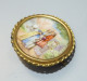 Delcampe - -BROCHE PORCELAINE De LIMOGES SCENE ROMANTIQUE  REHAUTS EMAIL BIJOU ANCIEN     E - Brooches