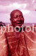 70s MARIMBEIRO MUSICIAN MAN ETHNIC MUSIC TRIBE AFRICA AFRIQUE 35mm DIAPOSITIVE SLIDE NO PHOTO FOTO NB2781 - Diapositives