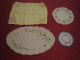 Delcampe - * Lot De 25 Napperons Et 1 Nappe. - Dentelles Et Tissus