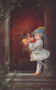 Illustrateur - Colombo - Petit Garçon En Costume Grand Siècle Devant Une Porte Avec Bouquet - Carte Postale Ancienne - - Colombo, E.