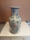 Vase Ancien En Porcelaine Hauteur 25,5cm Diamètre 12 Cm - Vazen