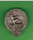 MEDAILLE METAL 1950 GRANDE FETE FEDERALE FEMININE DE GYMNASTIQUE A CANNES ALPES MARITIMES FABRICANT DRAGO GYMNASTE - Ginnastica