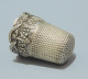 Delcampe - -ANCIEN Dé A COUDRE ARGENT MASSIF Poinçon Charançon COLLECTION COUTURE BRODER     E - Thimbles