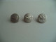 Bouton Lot De 3 Logo Poste Française Face Argenté Striée Revers Doré  M.D Paris 20mm. - Boutons