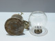 Delcampe - -ANCIENNE LAMPE PIGEON A ESSENCE CLAMFOR COMPLETE Avec Son VERRE & Sa Mèche    E - Lighting & Lampshades