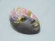 Delcampe - - JOLIE BROCHE CERAMIQUE MASQUE VENITIEN CARNAVAL VENISE BIJOU XXe   E - Andere & Zonder Classificatie