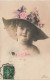 ENFANTS - Petite Fille à Chapeau Fleuri - Colorisé - Carte Postale Ancienne - Abbildungen