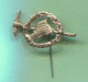 Alpinism, Mountaineering, Climbing - Mountain Ice Ax, Vintage Pin Badge, Abzeichen - Alpinismo, Arrampicata