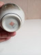 Petite Bouteille A Sake En Porcelaine Hauteur 14 Cm Diamètre 7 Cm - Jugendstil / Art Déco