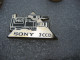 Pin's D'une Caméra HI8 De La Marque SONY 3CCD - Photographie