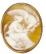 Große Ovale Historismus-Kameo-Brosche Um 1860. Gelbgold 750/1000. Das Kameo Mit Weißer Darstellung Der Hebe (oder Juvent - Other & Unclassified