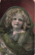 ENFANTS - Une Petite Fille Avec Des Cheveux Blonds Bouclés Avec Une Voile - Colorisé - Carte Postale Ancienne - Sonstige & Ohne Zuordnung