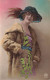 FANTAISIE - Femme - Chapeau à Plume - Robe à Motifs - Manteau De Fourrure - Carte Postale Ancienne - Frauen