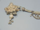 Delcampe - -BELLE ANCIENNE CEINTURE Métal Argenté ORIENTALE BOUCLE Avec Fleur & Pampilles   E - Autres & Non Classés