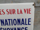 Ancienne Plaque Émaillée Assurances Caisse Nationale Prévoyance Rentes Viagères Émail Laborde - Versicherung