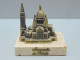 Delcampe - -2 SOUVENIRS PARIS ARC De TRIOMPHE  SACRE COEUR Régule Sur Marbre PAPERWEIGHT  E - Fermacarte