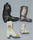 - 4 BOTTES MINIATURES 1 SANTIAG En BRONZE 1 BOTTE PORCELAINE SILVER PLATED  E - Altri & Non Classificati